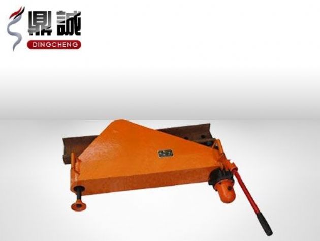 點擊查看詳細(xì)信息<br>標(biāo)題：垂直液壓彎軌機 閱讀次數(shù)：4403