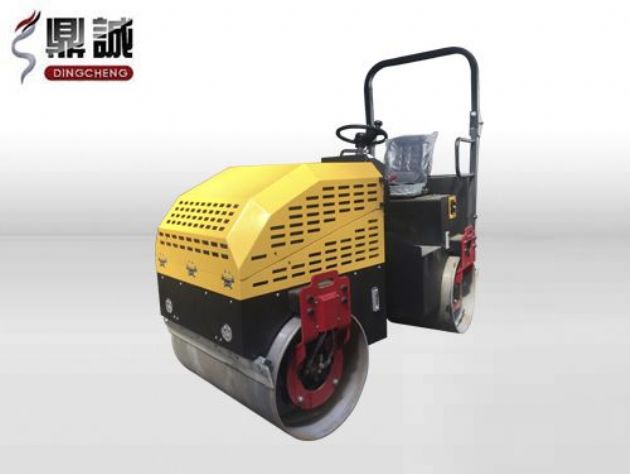 點(diǎn)擊查看詳細(xì)信息<br>標(biāo)題：2.5噸全液壓座駕式振動(dòng)壓路機(jī) 閱讀次數(shù)：13533