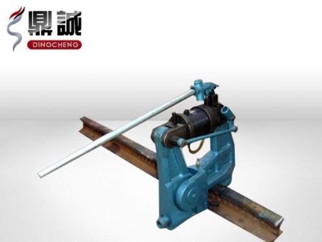 點擊查看詳細信息<br>標(biāo)題：液壓鋼軌擠孔機 閱讀次數(shù)：4317