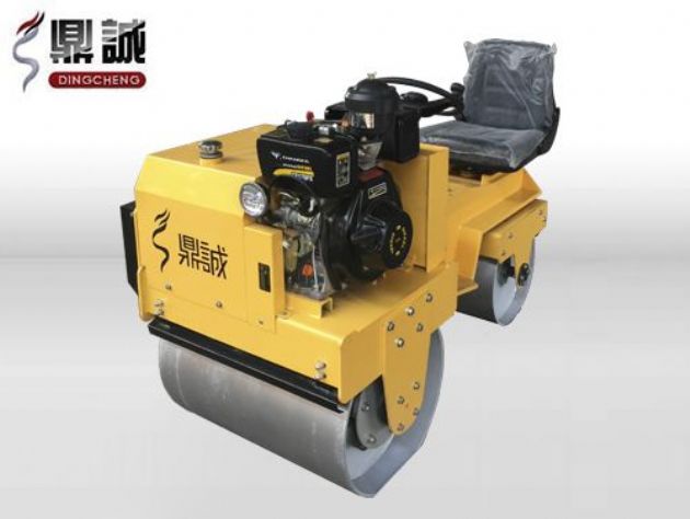 點(diǎn)擊查看詳細(xì)信息<br>標(biāo)題：DC850C座駕式壓路機(jī) 閱讀次數(shù)：14141