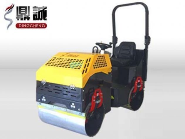 點(diǎn)擊查看詳細(xì)信息<br>標(biāo)題：1噸全液壓振動(dòng)壓路機(jī) 閱讀次數(shù)：13505